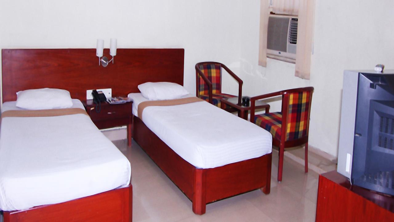 Vaishnavi Group Of Hotels 海得拉巴 外观 照片